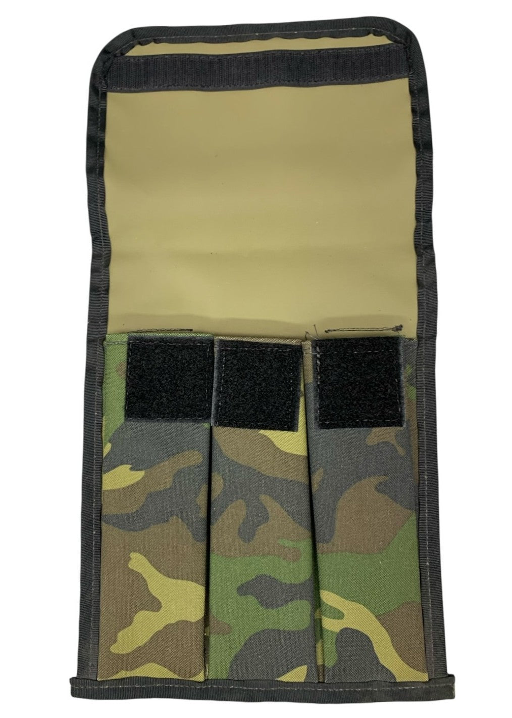 8242 - 11" Three Slot Guppy Holder - Camo |10-11|