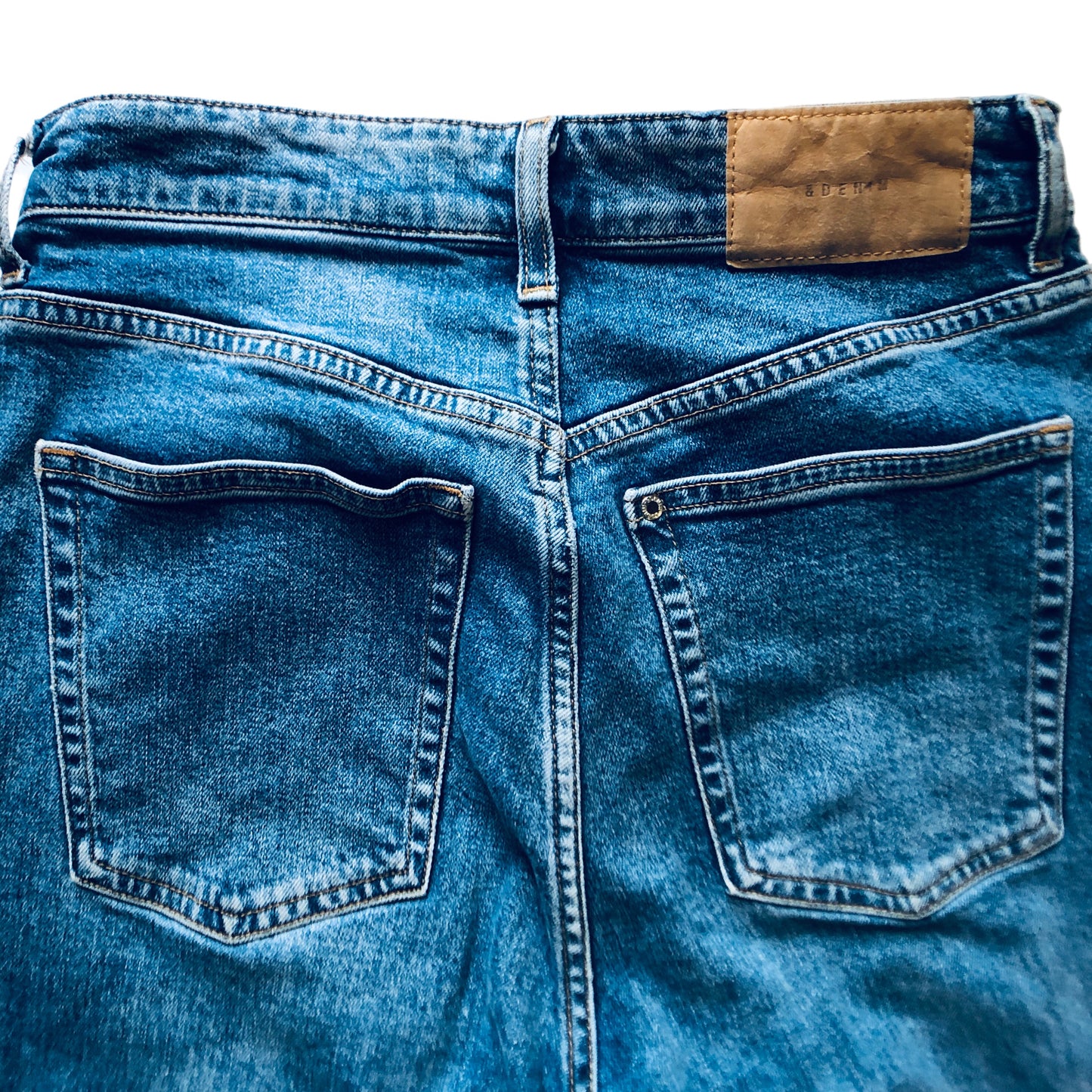 21104 - Mom Jeans High Waist Size 6 |Back House|