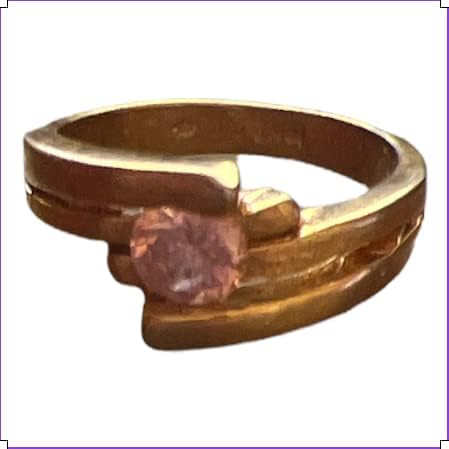 23030 - Gold Ring Pink Stone Sz 6