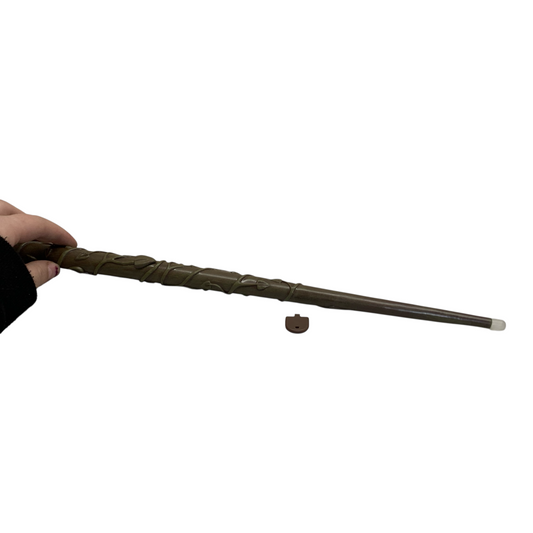 23885 - Hermione Granger’s Illuminating Tip Wand – Harry Potter Wizarding World Edition |9-13|