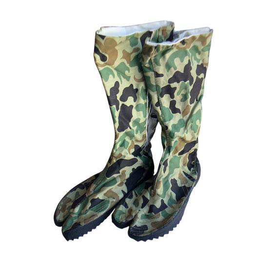 2699 - Camo Size 6 Tabi Long - |Bookshelf-5|