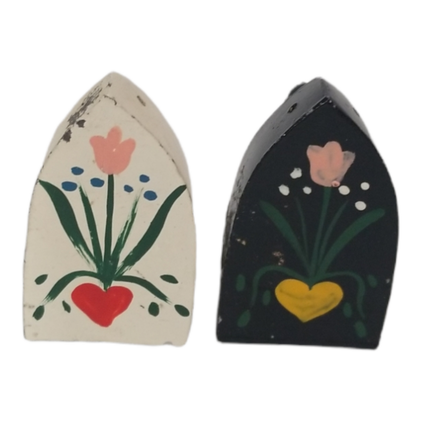 39801 - 1.5" Ceramic Black & White Vintage Iron Salt & Pepper Shakers - |4-26|