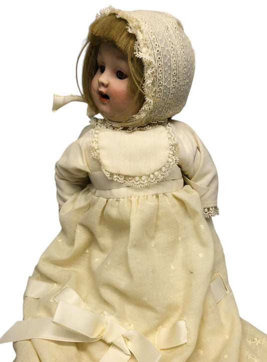 43414-P.M. Grete Yellow Dress And Hat Doll-X-76 : CS UNEARTHED