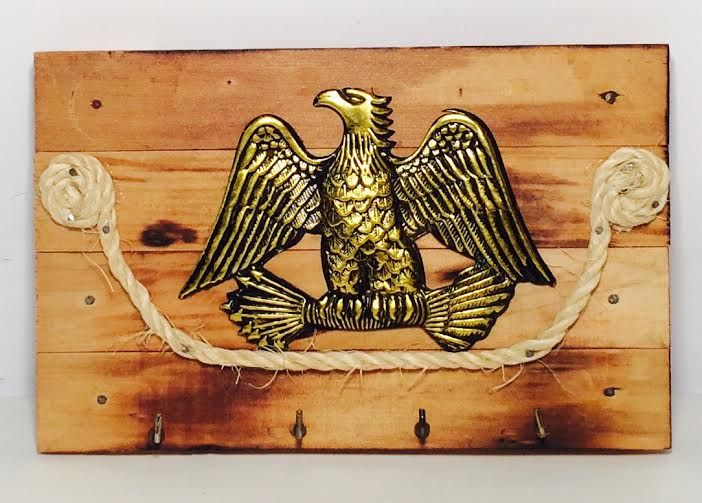6089 - Brass Eagle Wood Key Rack 8x5 - |18-26|