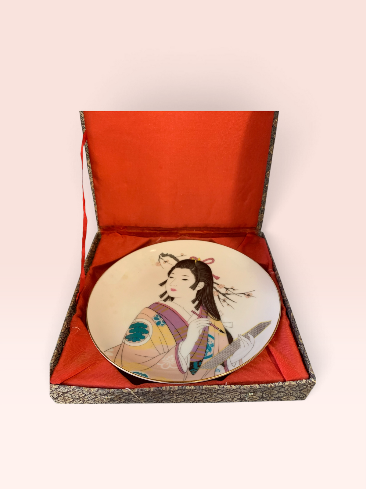 9493 - Exquisite 6.5" Geisha Plate |16-26|
