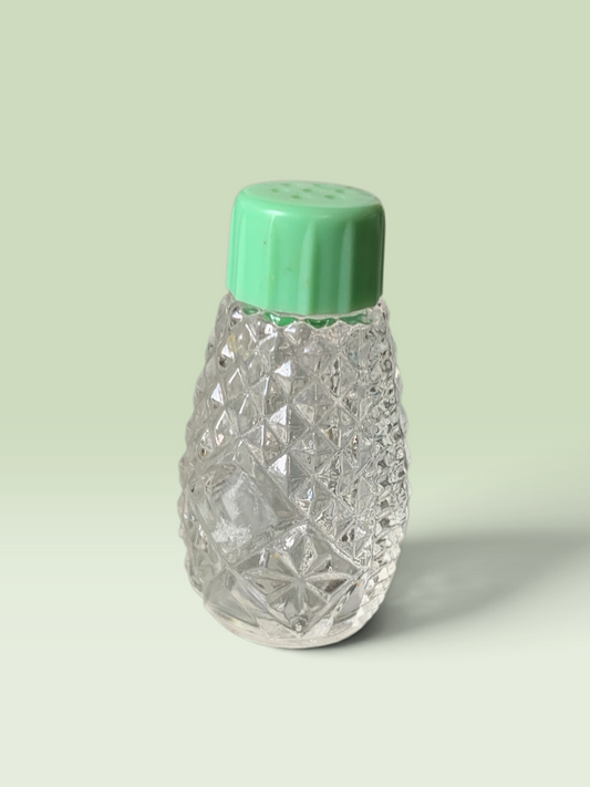 30658 -Miniature 2" Salt and Pepper Shaker Set |4-22|