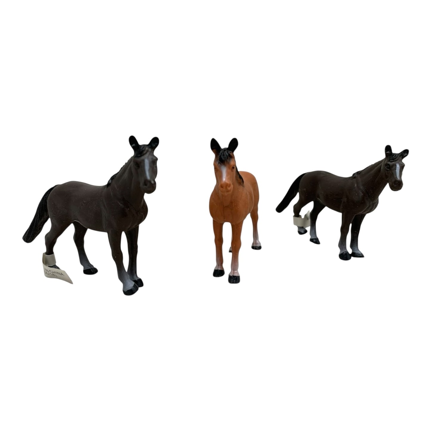 16002 - Set of Three Horses |R-38|