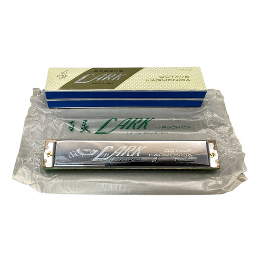 1376 - Vintage 1960 Original Case Lark Harmonica Octave 7 |14-29| |Pod 3-53|