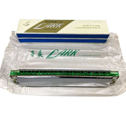 1376 - Vintage 1960 Original Case Lark Harmonica Octave 7 |14-29| |Pod 3-53|