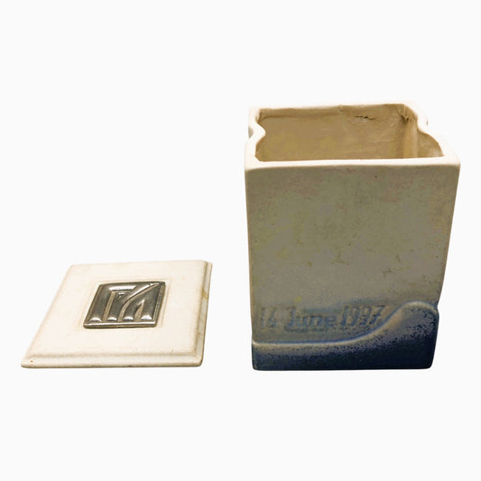 21707 - 4" Egyptian Porcelain Box |15-30|
