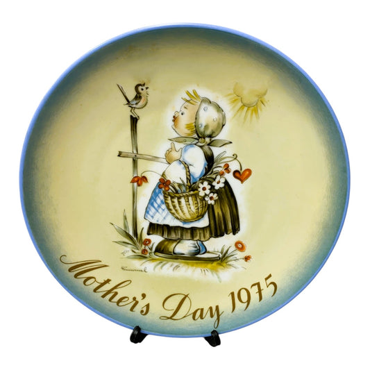 23390 - The 1975 Mother's Day Plate 8" Message of Love Sister Berta Hummel Limited Edition |9-20|