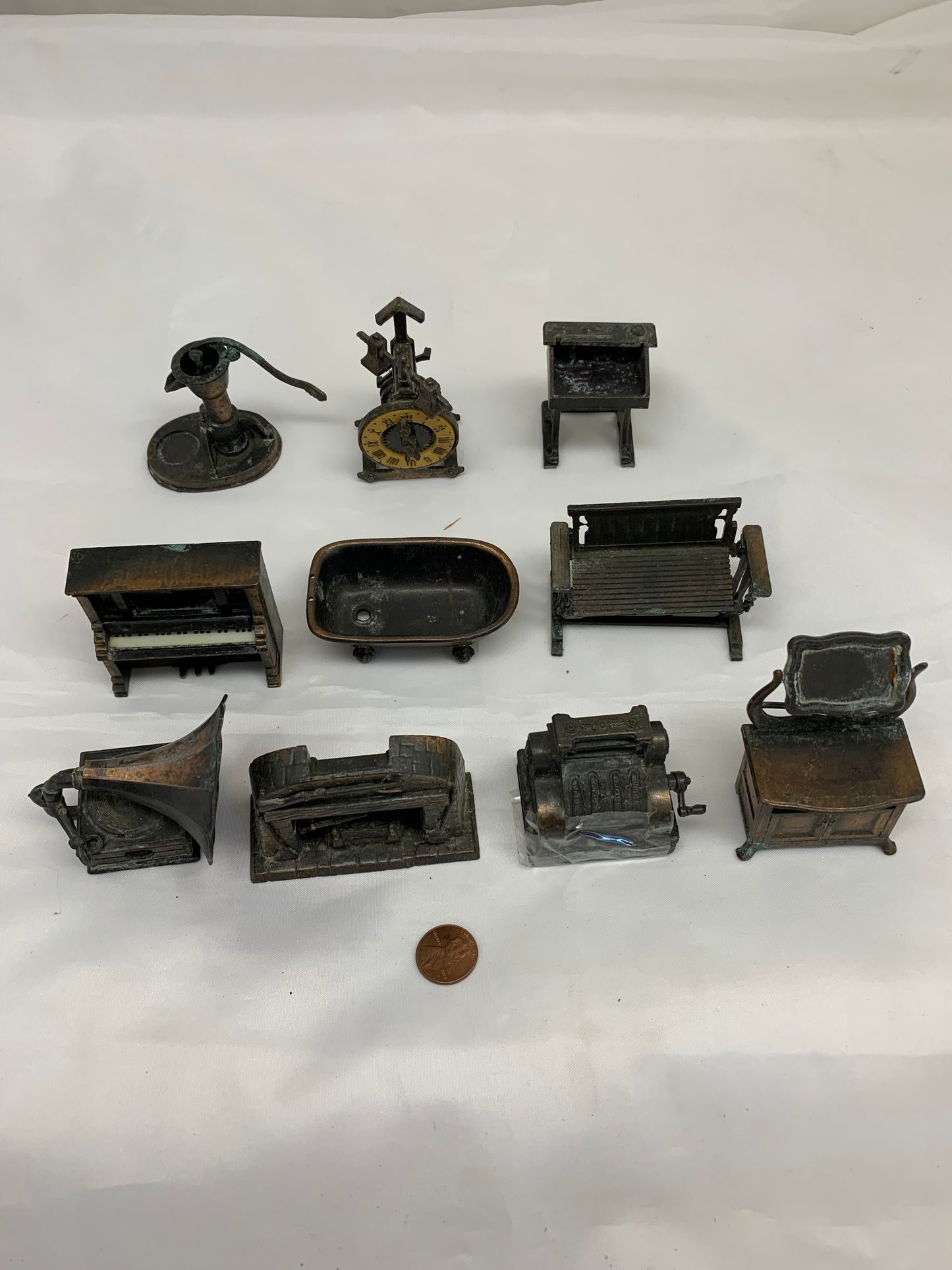 28143 - Durham 10 pc Copper Furniture - |H-41|