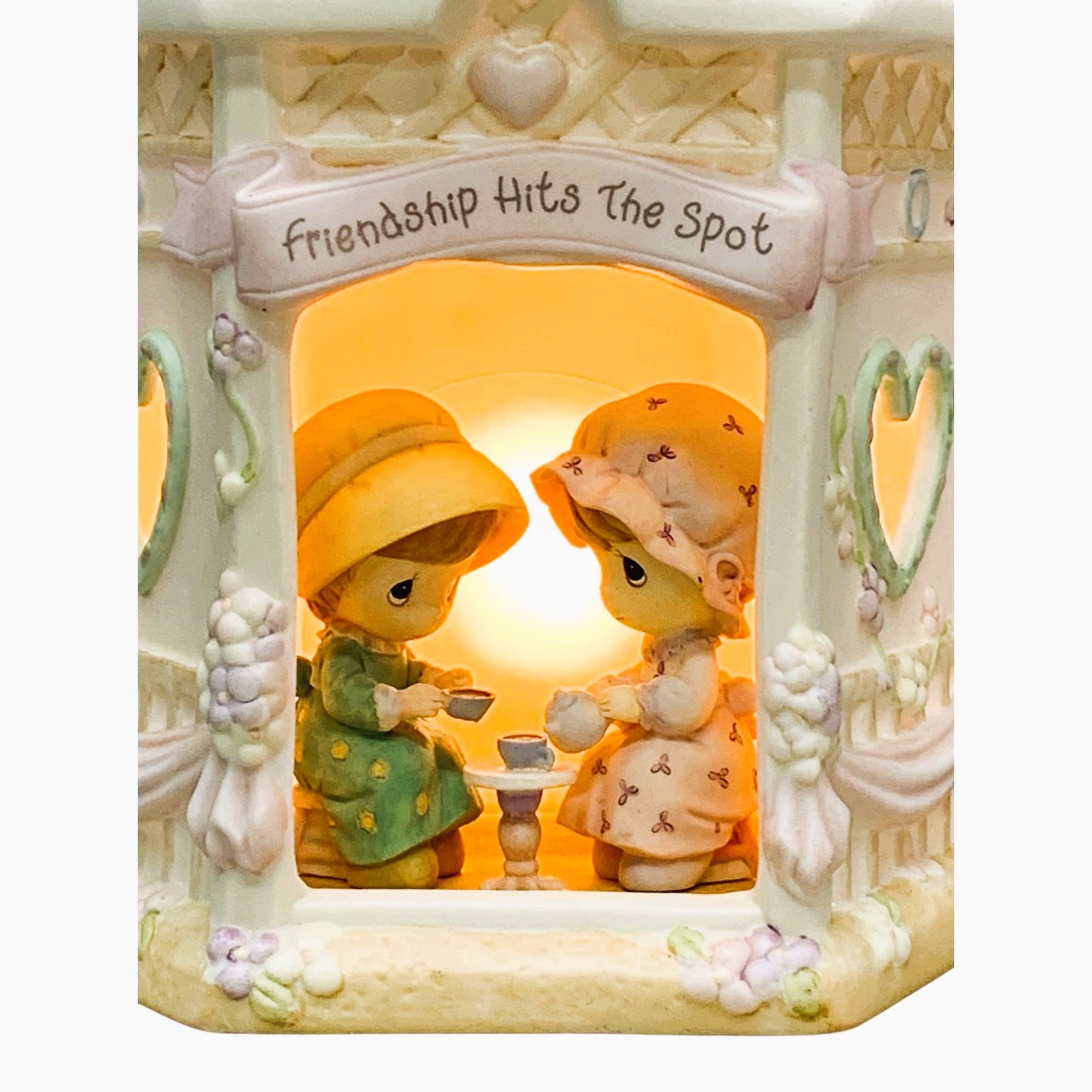 37724 - 7.5" Precious Moments "Friendship Hits The Spot" Nightlight  |3-8|
