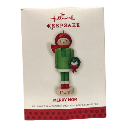 39946 - Hallmark Set of 3 Mom, Son and Daughter Nutcracker Ornaments 4" |Pod 1-74|
