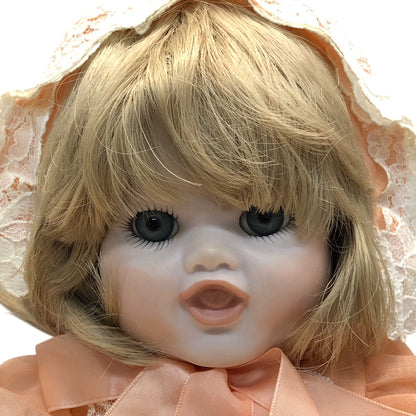 42462 - 15" Vintage Porcelain Doll Apricot |X-48|