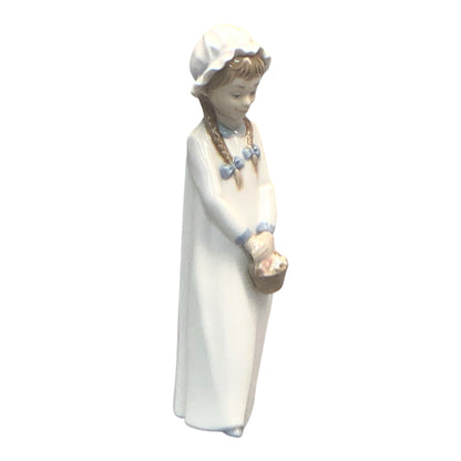 43429 - NAO by Lladro Girl with Basket of Sweets-X-82 : CS CHESSMAN