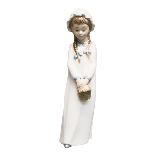 43429 - NAO by Lladro Girl with Basket of Sweets-X-82 : CS CHESSMAN