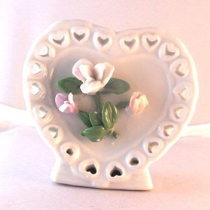 1195 - 3" Vintage White Heart with Color Flowers - |5-7|