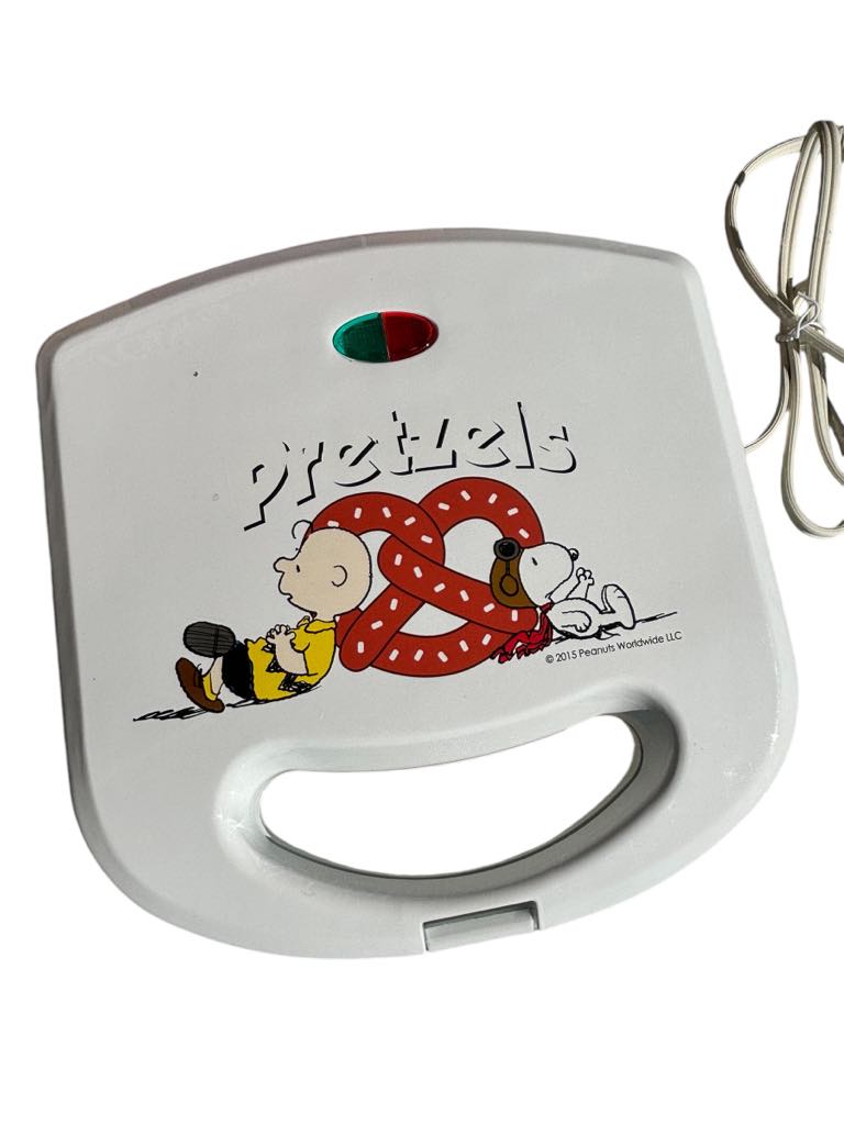 13059 - Peanuts Pretzel Maker - [GR-62]