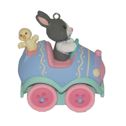 1357 - Here Comes Easter Ornament - |Pod 1-74|