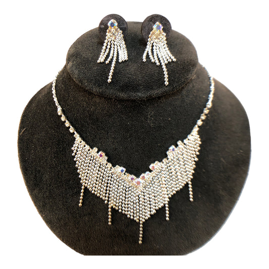 19135 - 18" Silver &Clear Crystals Necklace & Earring Set - [Clear-56]