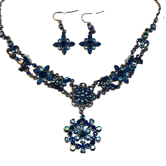 19153 - 19" Blue Green Flower Crystals Necklace and Earrings - [Clear-56]