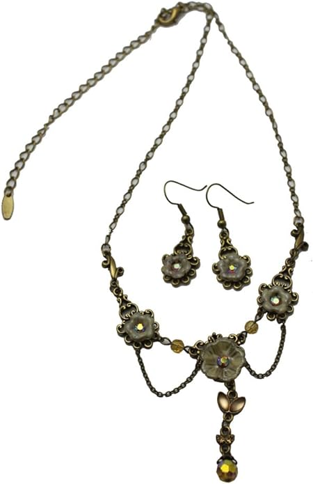 19622 - White Flower Necklace and Earrings Set - [Clear-137]