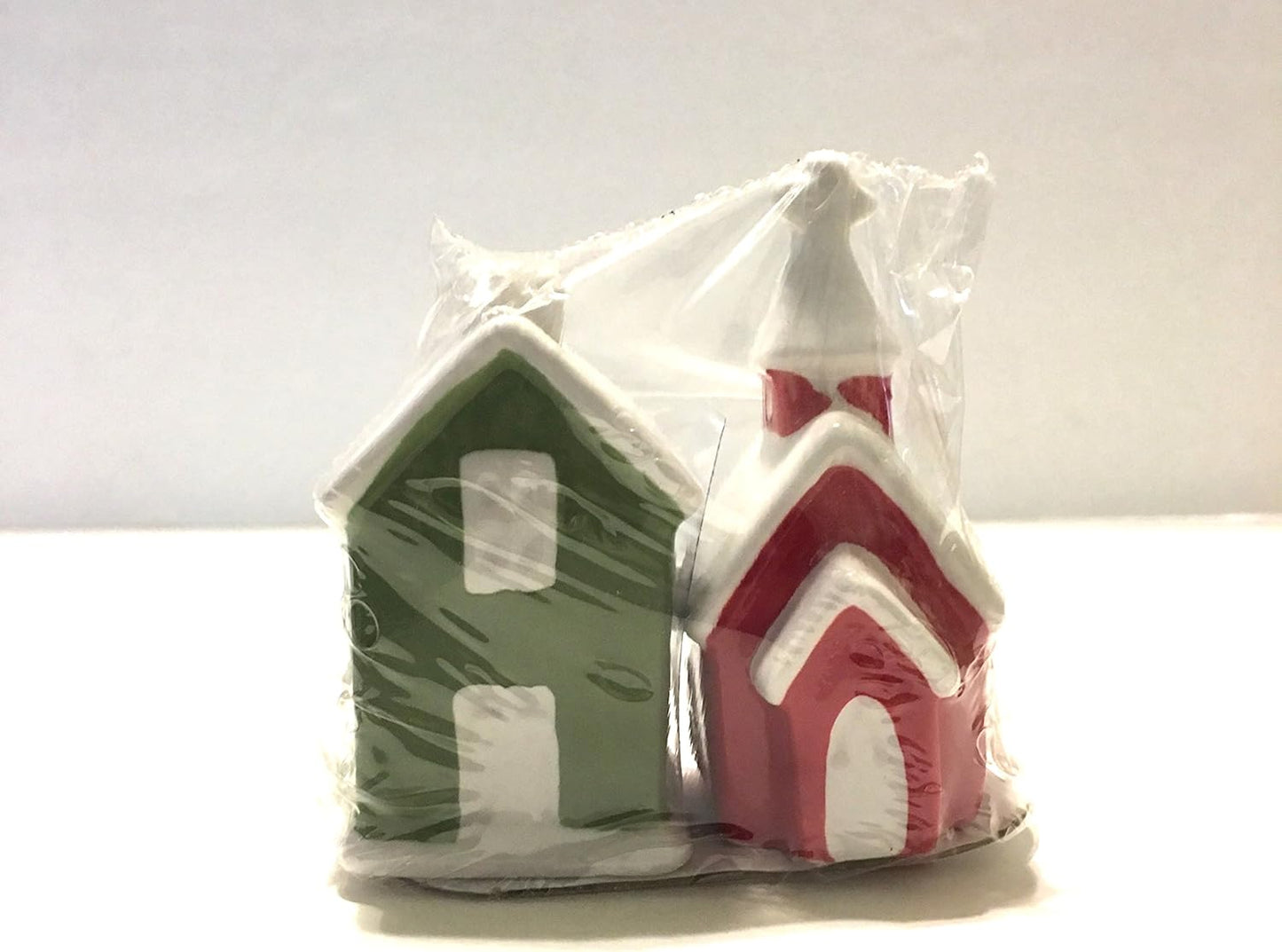 21293 - Holiday Village Salt and Pepper Shakers - [4-26]