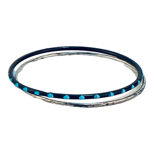 22997 - 2 Notched Bangles Silver & Blue - [Clear-56]