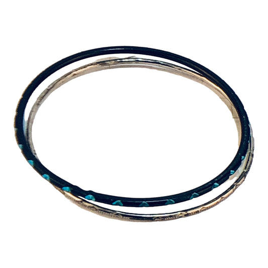 22997 - 2 Notched Bangles Silver & Blue - [Clear-56]