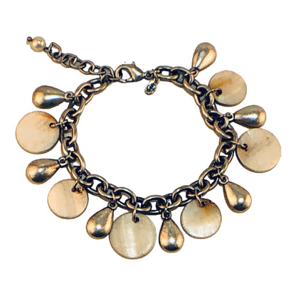 23465 - 9" Mother of Pearl Dangle Shell Bracelet - [Clear-56]