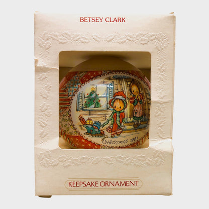 29567 - Elegant Betsey Clark Set of 4 Holiday Christmas Ornaments for Tree and Home Decorations |POD 1-70|