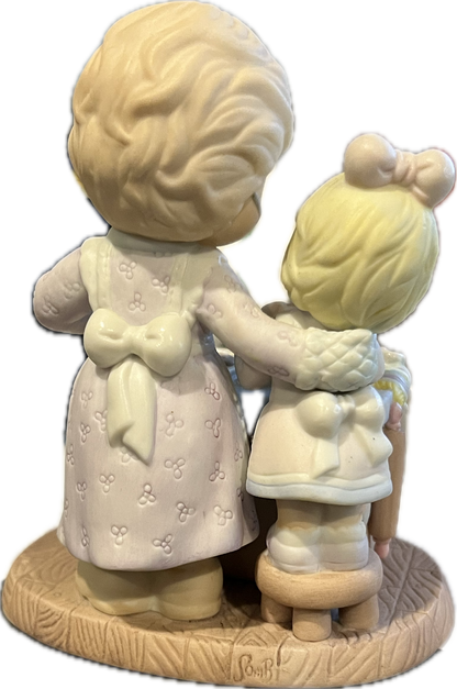 30118 - Precious Moments - 2006 My Granddaughter , My Love - Hamilton Collection - 09 00826 002 - |H-29|