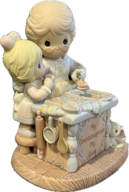 30118 - Precious Moments - 2006 My Granddaughter , My Love - Hamilton Collection - 09 00826 002 - |H-29|