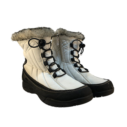 31067 - Totes White Faux Fur Boot Size 8 |TBD|