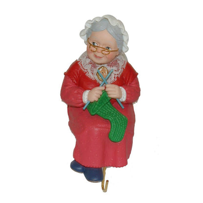 32009 - North Pole Stocking Hanger SANTA  MS CLAUS REINDEER |Pod1-66|
