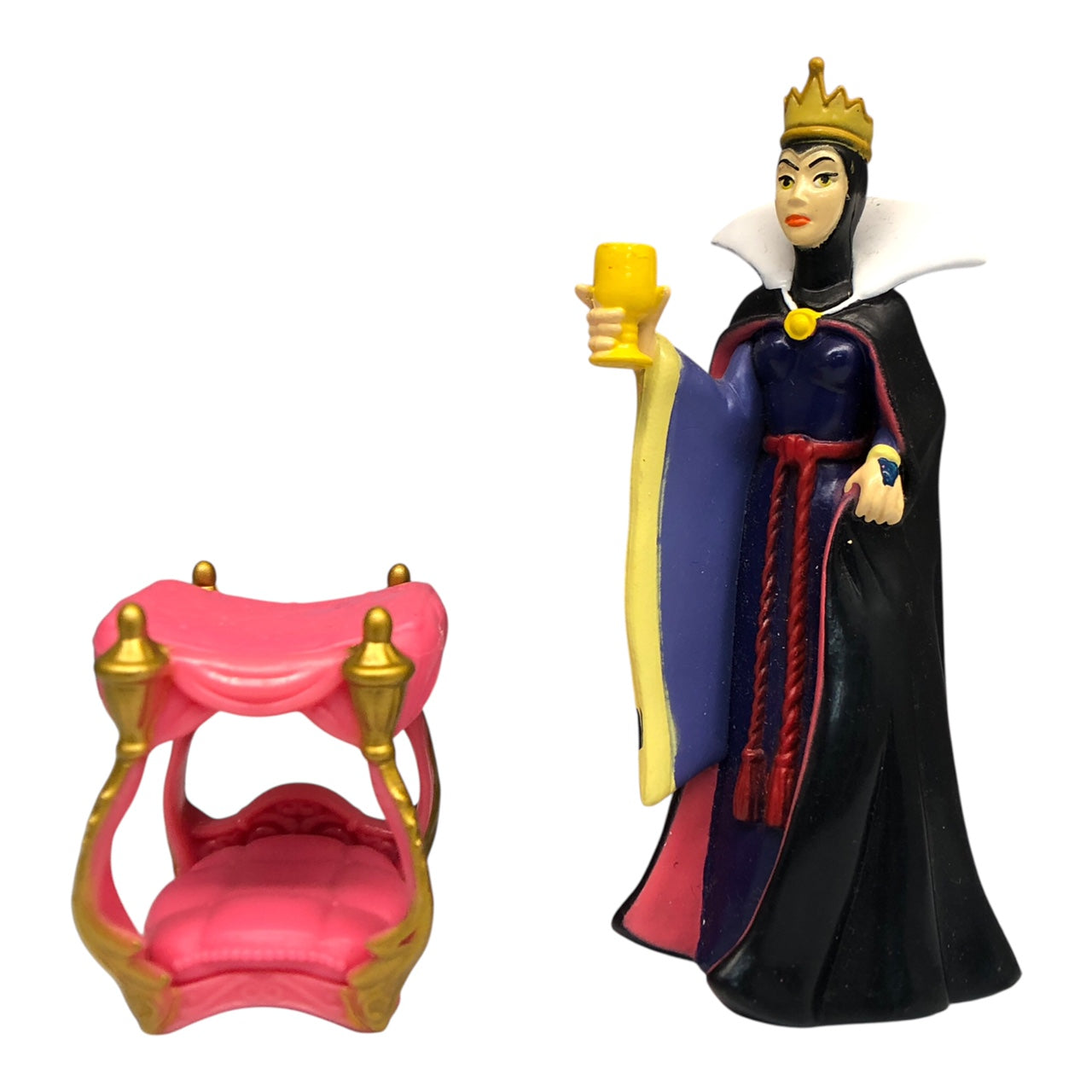 35221- Sleeping Beauty Carriage And Queen Figurine Set Decor |X-89|