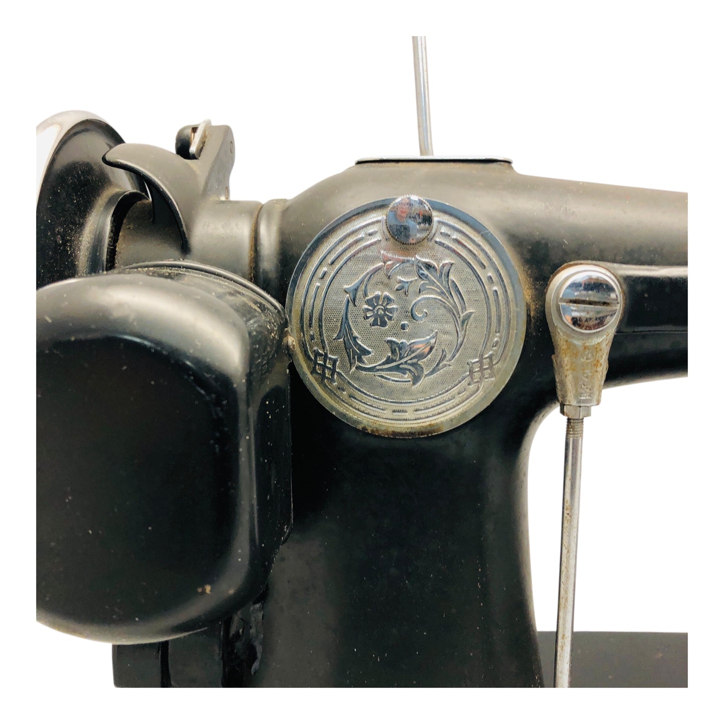 37264 - Antique Singer Sewing Machine - [Library Corner]