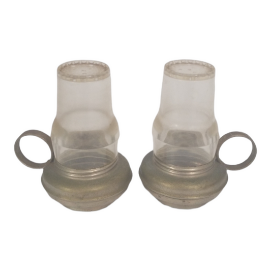 39781 - 1.5" Plastic & Brass Oil Lantern Salt & Pepper Shakers - [4-26]