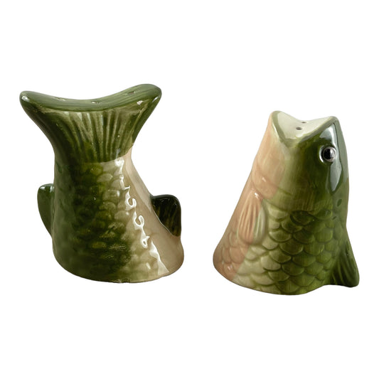 39886 - 2.5" Ceramic Bass Fish Salt & Pepper Shakers - [4-26]