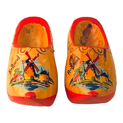 41555 - 4" Red Pair of Wooden Shoes - [H-53 Top]