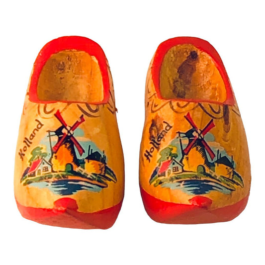 41555 - 4" Red Pair of Wooden Shoes - [H-53 Top]