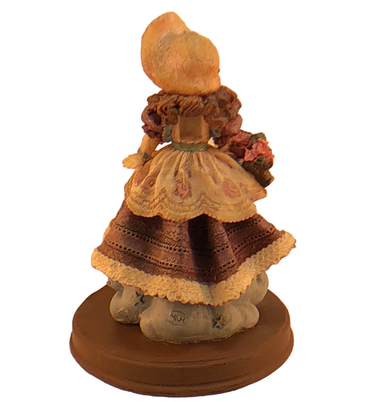 41572 - 8" Brunette Girl with Dog - [4-14]