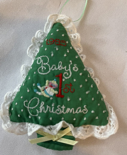 42407 - Hallmark Baby's First Christmas Fabric Ornament 1985 [Pod 1-65]