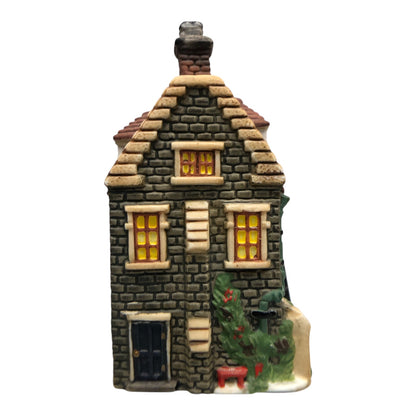 42540 - Dedlock Arms 1194 Seasonal Holiday Ornament by Charles Dickens |Pod 2-26|