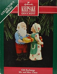 42563 - Hallmark Gift Exchange Mr. and Mrs. Claus Tree Ornament 4" |Pod 1-65|