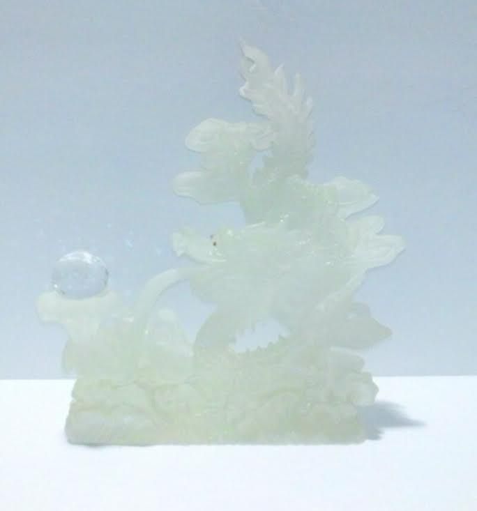 670 - White Glow in Dark Dragon - |Display|