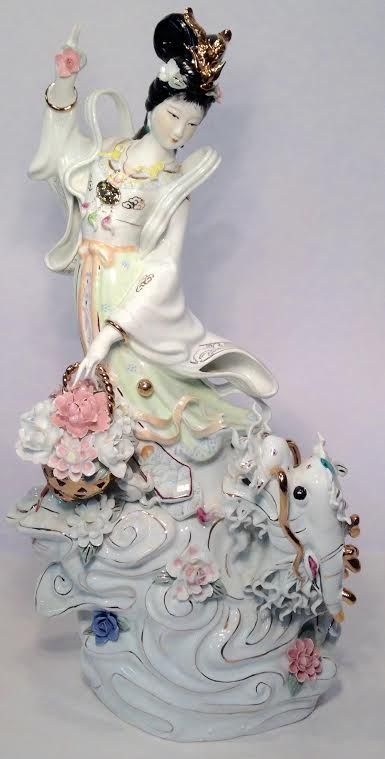 9 - 23" White Geisha-On Dragon - [7-5]