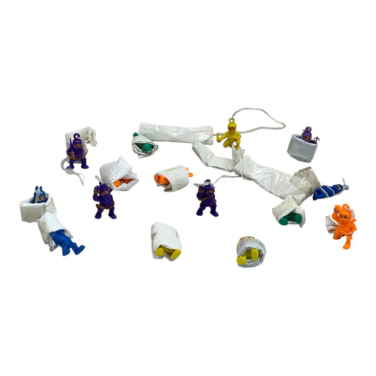 42391 - SET OF 16 NINJA PARACHUTE MEN PARTY FAVORS |Tbd|