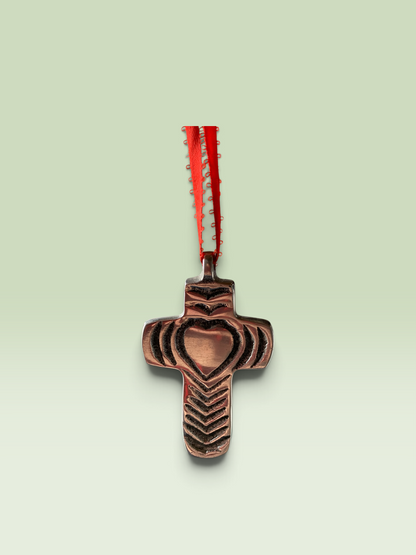 5611 - Metal Cross w Heart Ornament |18-26| |17-27|